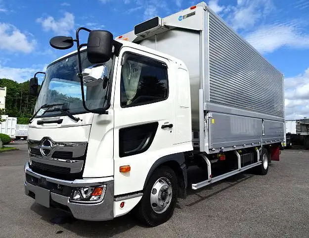 日野 レンジャー 中型/増トン ウイング ベッド 2KG-FD2ABAの中古トラック画像1