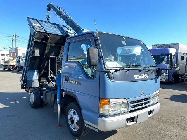 日産 アトラス 小型 ダンプ クレーン付き KC-AKR66EDの中古トラック画像2