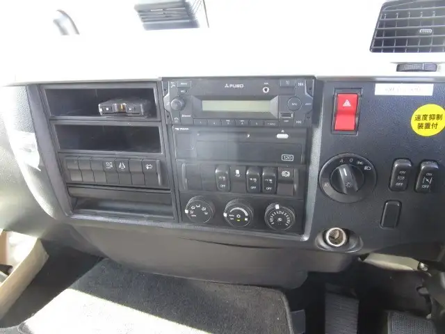 三菱 ファイター 中型/増トン 平ボディ ベッド 2KG-FK62FZの中古トラック画像12