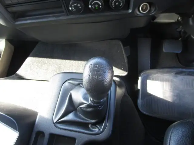 三菱 ファイター 中型/増トン 平ボディ ベッド 2KG-FK62FZの中古トラック画像13