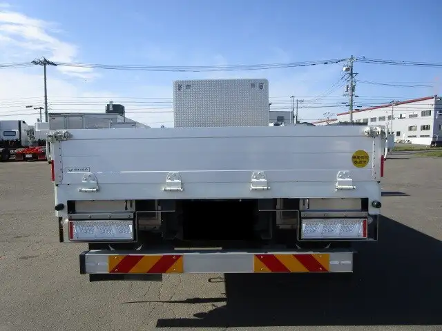 三菱 ファイター 中型/増トン 平ボディ ベッド 2KG-FK62FZの中古トラック画像4