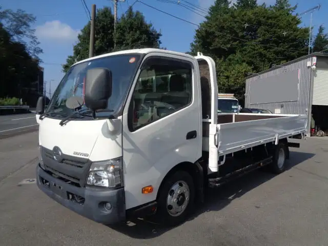 日野 デュトロ 小型 平ボディ TKG-XZU H28の中古トラック画像1