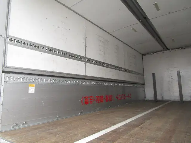 三菱 ファイター 中型/増トン ウイング エアサス ベッドの中古トラック画像7