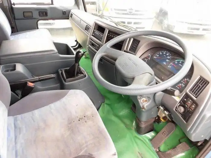 日産UD コンドル 中型/増トン ウイング ベッド BDG-MK37Cの中古トラック画像6