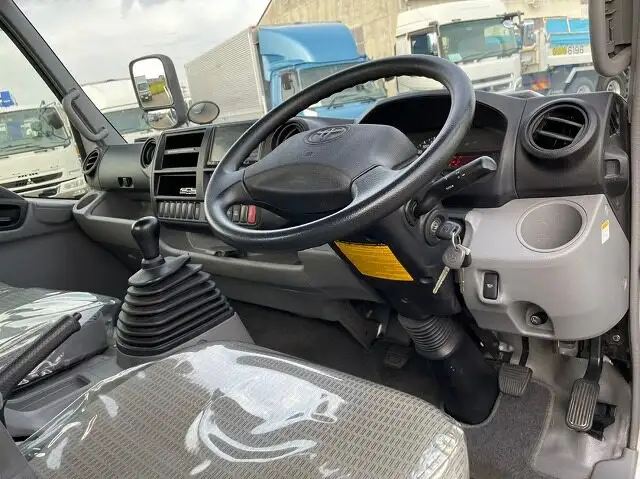 トヨタ トヨエース 小型 平ボディ TKG-XZU710 H27の中古トラック画像9
