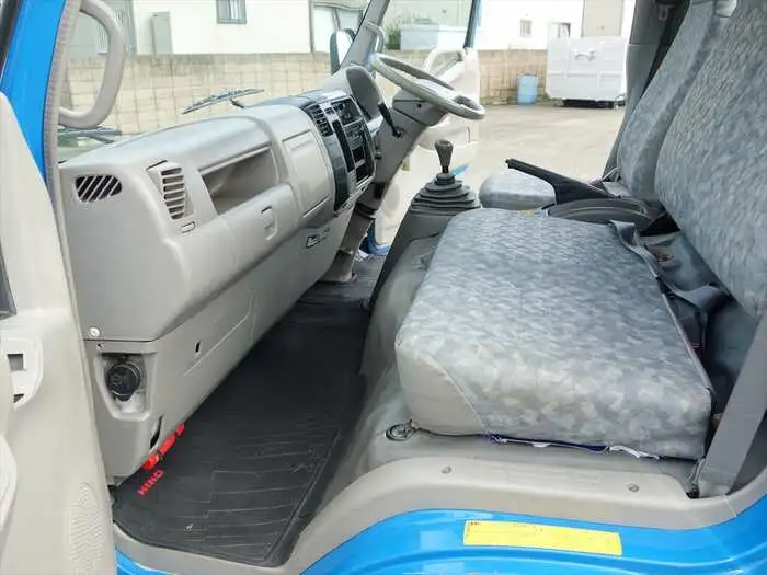 日野 デュトロ 小型 タンク車 バキューム BDG-XZU404Xの中古トラック画像12