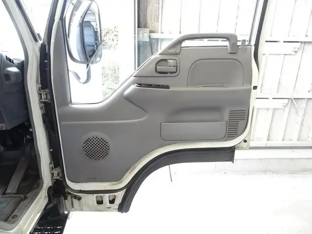いすゞ エルフ 小型 平ボディ Wキャブ 床鉄板の中古トラック画像14