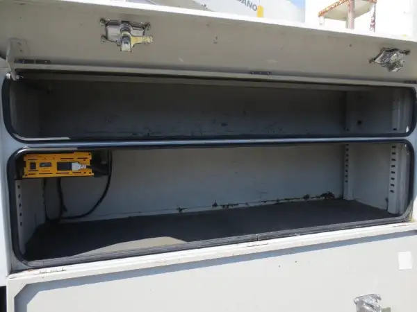 いすゞ エルフ 小型 高所・建柱車 高所作業車 電工仕様の中古トラック画像15