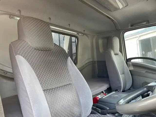 いすゞ フォワード 中型/増トン 平ボディ ベッド PKG-FSR34S2の中古トラック画像13