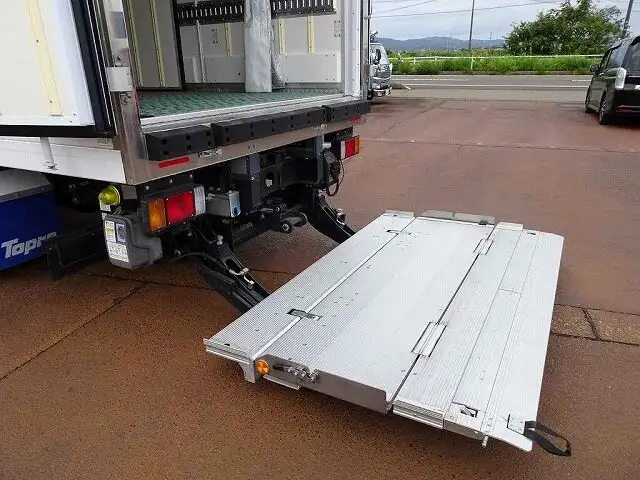いすゞ エルフ 小型 冷凍冷蔵 低温 パワーゲートの中古トラック画像9