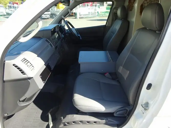トヨタ ハイエース 小型 特殊車両 CBF-TRH226S H20の中古トラック画像13