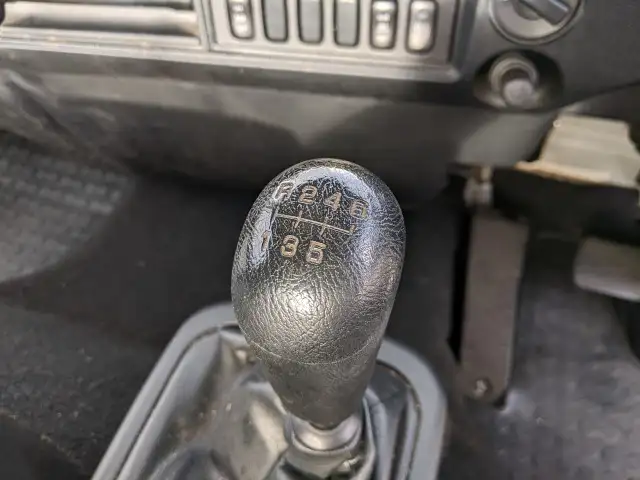 三菱 ファイター 中型/増トン 平ボディ ベッド 2KG-FK61Fの中古トラック画像12