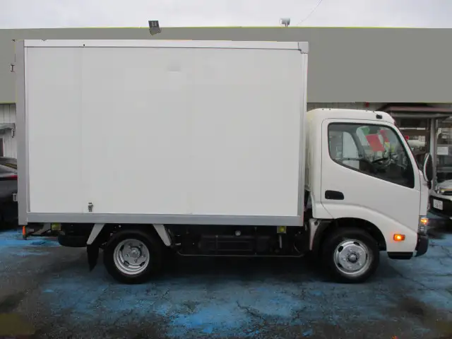 トヨタ ダイナ 小型 アルミバン サイドドア TKG-XZU600の中古トラック画像2