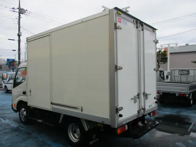 トヨタ ダイナ 小型 アルミバン サイドドア TKG-XZU600の中古トラック画像3