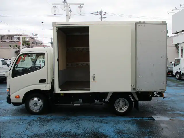トヨタ ダイナ 小型 アルミバン サイドドア TKG-XZU600の中古トラック画像5