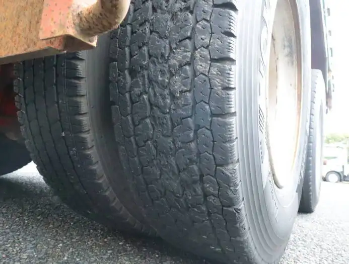 日産UD クオン 大型 ダンプ 土砂禁 ステンレス張りの中古トラック画像20