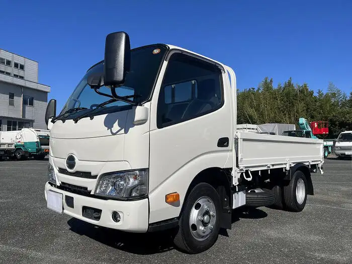 日野 デュトロ 小型 平ボディ 2RG-XZU605M R4 の中古トラック【車両No.135033】