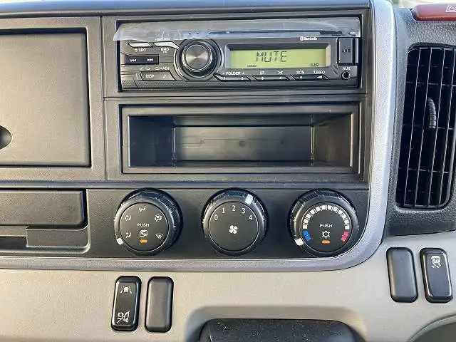 三菱 キャンター 小型 平ボディ 2RG-FBA20 H31/R1の中古トラック画像12