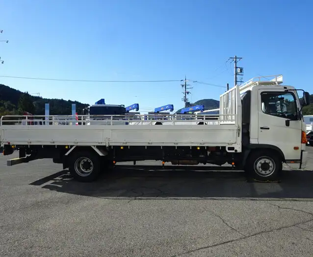 日野 レンジャー 中型/増トン 平ボディ QKG-FJ7JKAA H27の中古トラック画像3