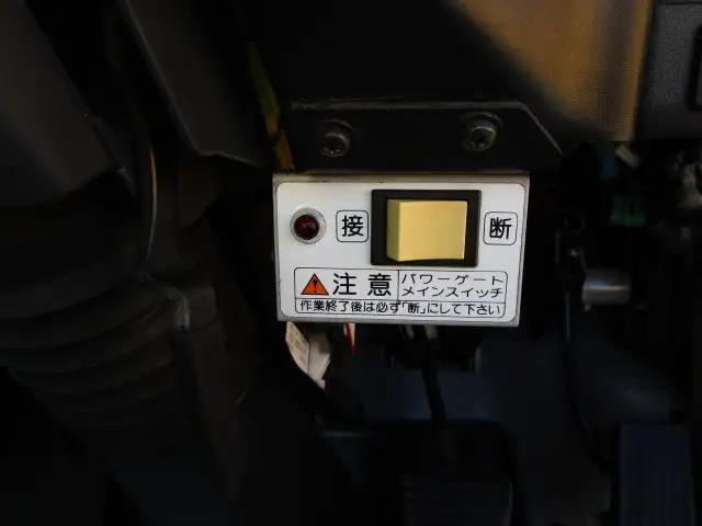 いすゞ エルフ 小型 平ボディ パワーゲート 床鉄板の中古トラック画像15