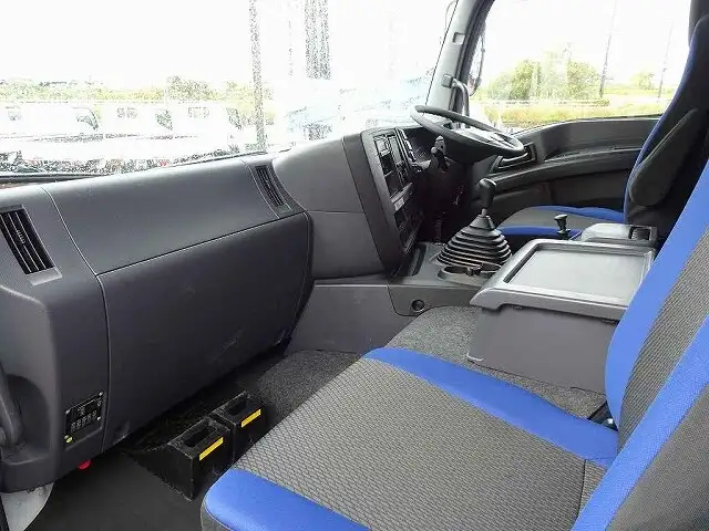 いすゞ ギガ 大型 ウイング ハイルーフ エアサスの中古トラック画像10