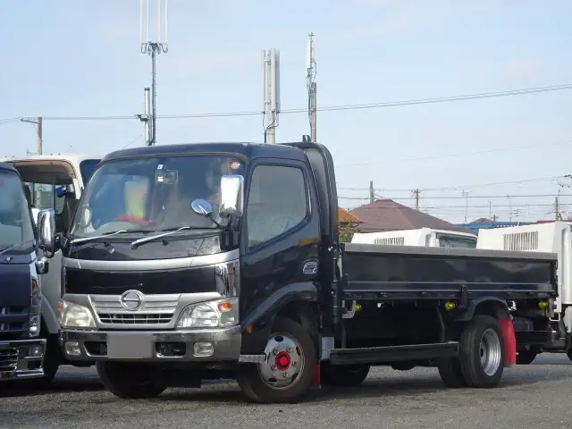 日野 デュトロ 小型 平ボディ BKG-XZU548M H21の中古トラック画像1
