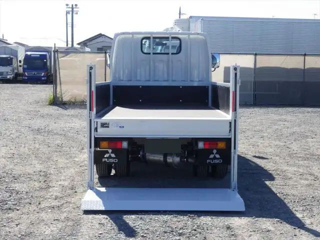 三菱 キャンター 小型 平ボディ パワーゲート 2RG-FBA20の中古トラック画像7