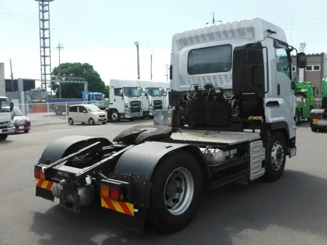 いすゞ ギガ 大型 トラクター ハイルーフ 1デフの中古トラック画像4