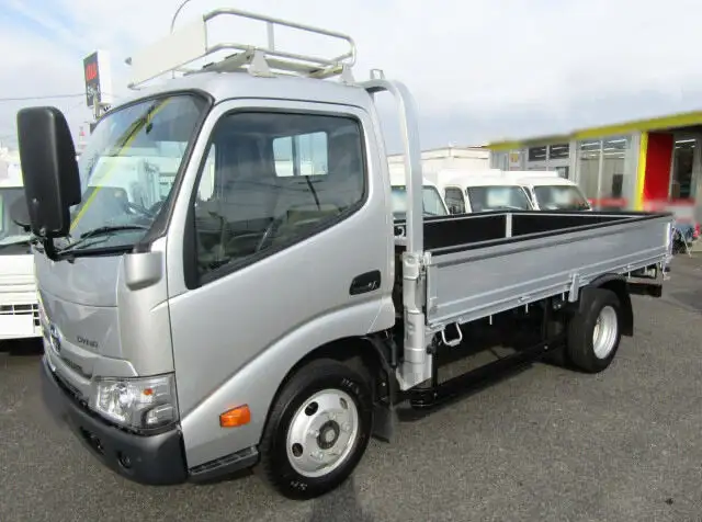 トヨタ ダイナ 小型 平ボディ 床鉄板 2RG-XZU645 の中古トラック【車両No.135897】