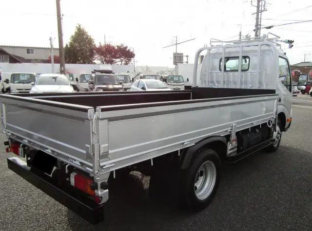 トヨタ ダイナ 小型 平ボディ 床鉄板 2RG-XZU645の中古トラック画像2