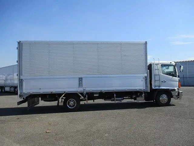 日野 レンジャー 中型/増トン ウイング 床鉄板 ベッドの中古トラック画像6