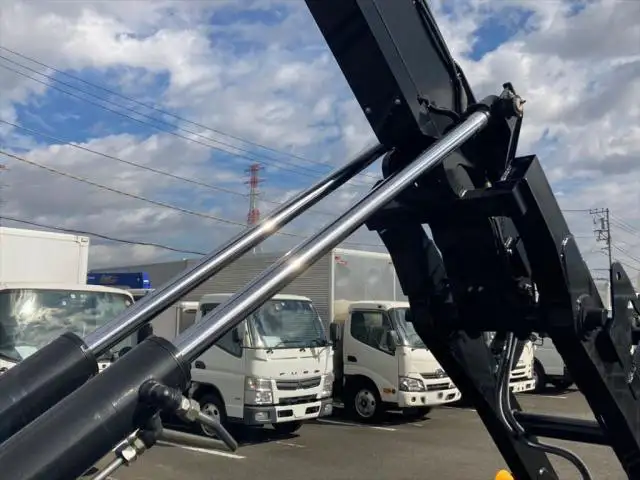いすゞ フォワード 中型/増トン アームロール ツインホイスト 2RG-FRR90S2の中古トラック画像11