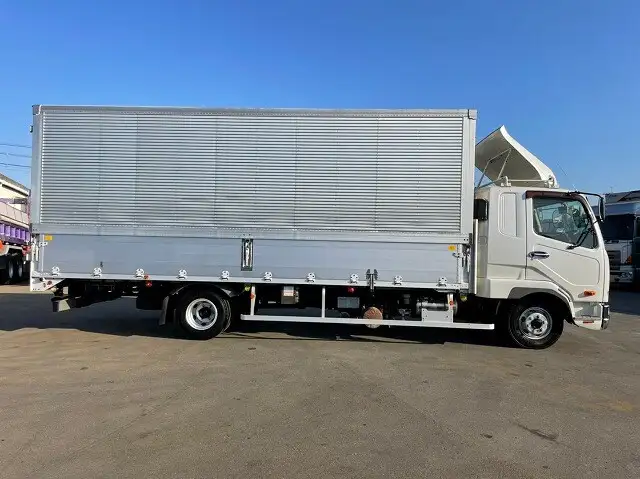 三菱 ファイター 中型/増トン ウイング エアサス ベッドの中古トラック画像2