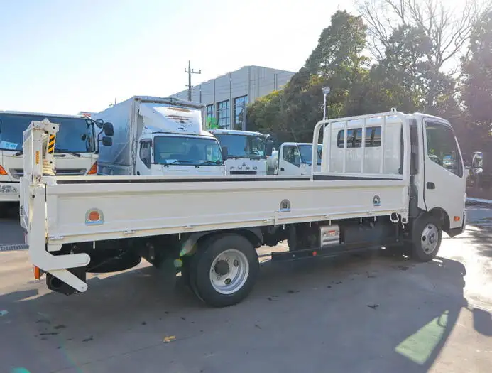 日野 デュトロ 小型 平ボディ パワーゲート 床鉄板の中古トラック画像3