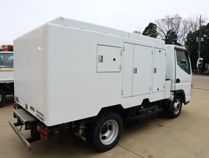 三菱 キャンター 小型 タンク車 高圧洗浄車 PDG-FB70Bの中古トラック画像3