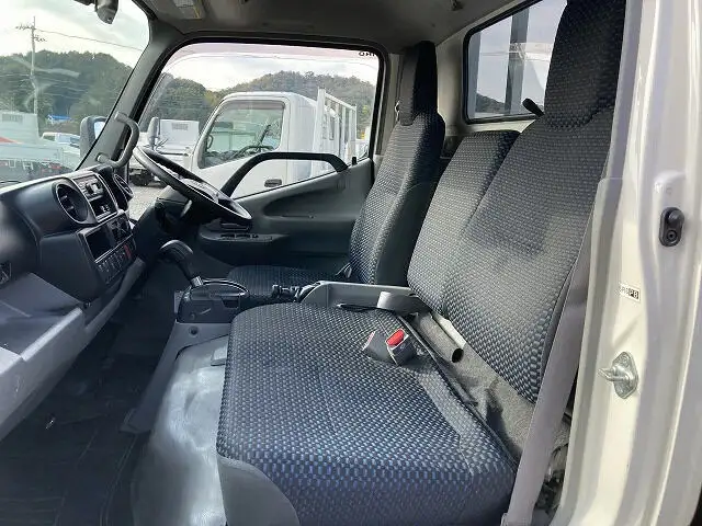 日野 デュトロ 小型 平ボディ 床鉄板 2RG-XZU645Mの中古トラック画像7