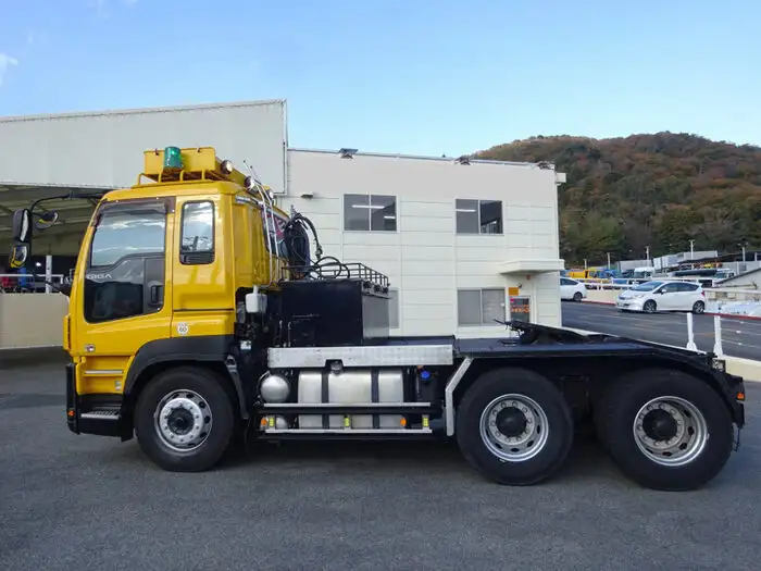 いすゞ ギガ 大型 トラクター 2デフ ベッドの中古トラック画像3