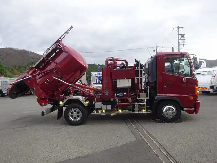 日野 レンジャー 中型/増トン タンク車 汚泥吸引車 SDG-FC7JDAAの中古トラック画像3