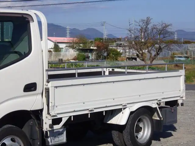 トヨタ ダイナ 小型 平ボディ QDF-KDY231 H28の中古トラック画像4