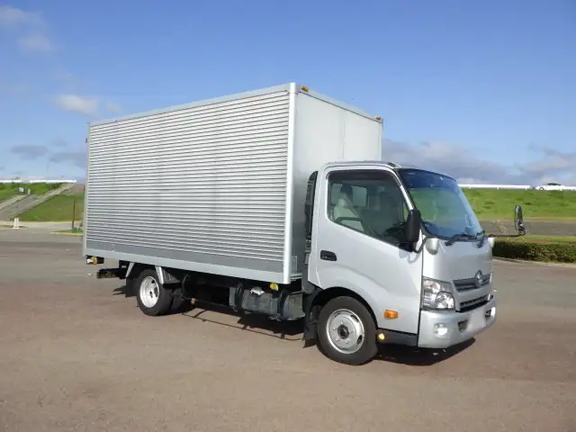 トヨタ ダイナ 小型 アルミバン TKG-XZU710 H25の中古トラック画像2