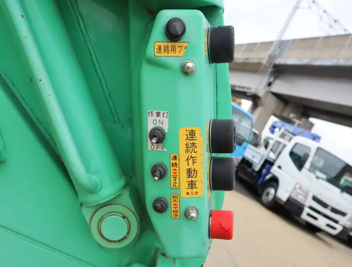 いすゞ エルフ 小型 パッカー車 プレス式 BKG-NMR85ANの中古トラック画像6