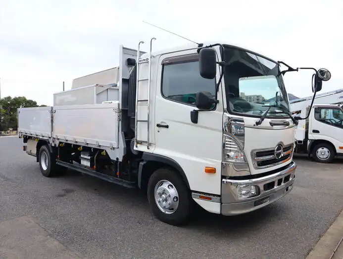 ニッサン681型　6トン平ボディー　日産トラック 日野 レンジャー 中型/増トン 平ボディ ワイド の中古トラック