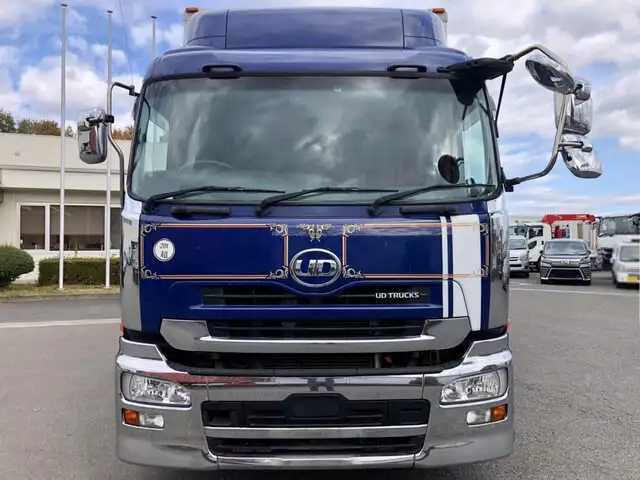 日産UD クオン 大型 ウイング エアサス ベッドの中古トラック画像2
