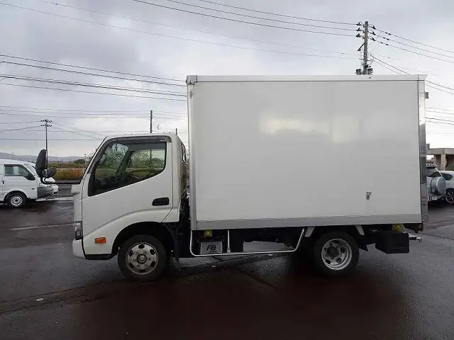 トヨタ ダイナ 小型 冷凍冷蔵 保冷 床ステンの中古トラック画像2
