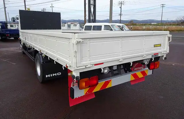 日野 レンジャー 中型/増トン 平ボディ ベッド TKG-FD9JLAAの中古トラック画像3