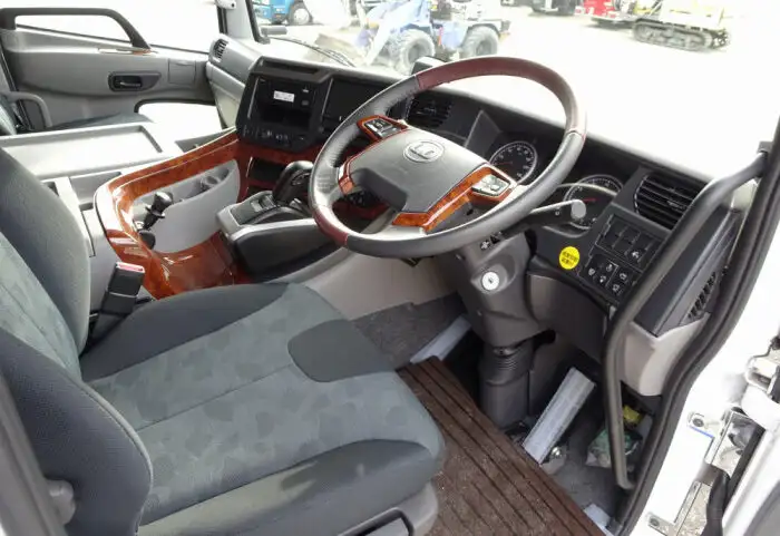 日産UD クオン 大型 トラクター ハイルーフ 1デフの中古トラック画像10