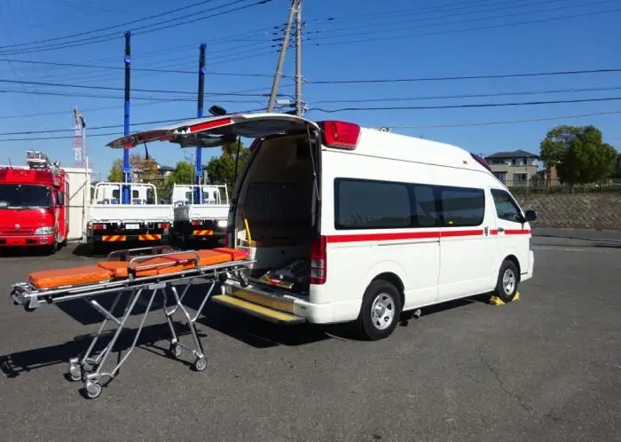 トヨタ ハイエース 小型 特殊車両 CBF-TRH221K H26の中古トラック画像2