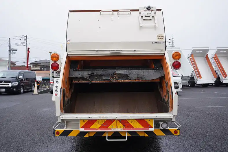 いすゞ フォワード 中型/増トン パッカー車 プレス式 ベッドの中古トラック画像4