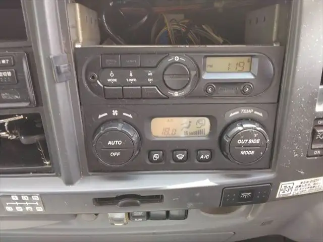 いすゞ フォワード 中型/増トン ウイング ベッド TKG-FRR90T2の中古トラック画像12