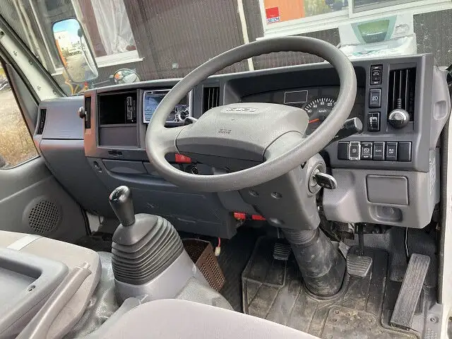 いすゞ エルフ 小型 平ボディ TPG-NJR85A H28の中古トラック画像8